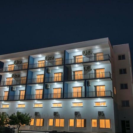 Deniz Airport Suites Lefkoşa Dış mekan fotoğraf