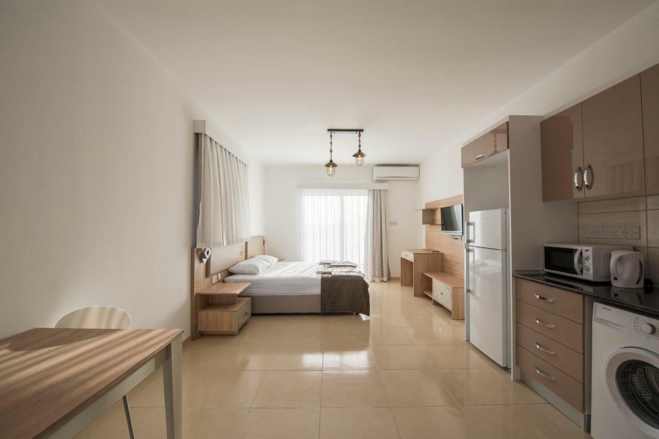 Deniz Airport Suites Lefkoşa Dış mekan fotoğraf