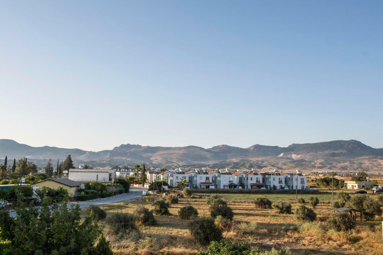 Deniz Airport Suites Lefkoşa Dış mekan fotoğraf