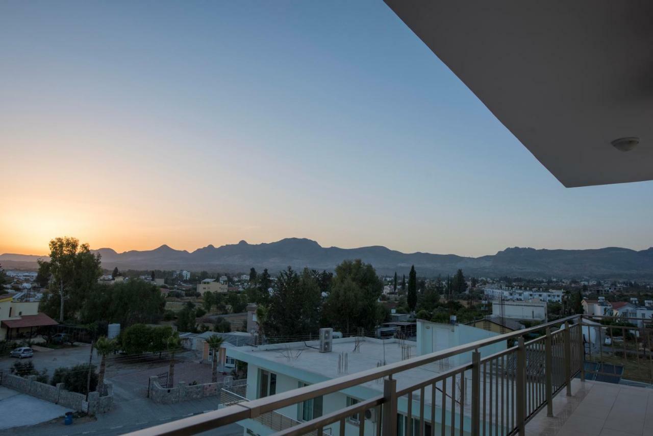 Deniz Airport Suites Lefkoşa Dış mekan fotoğraf