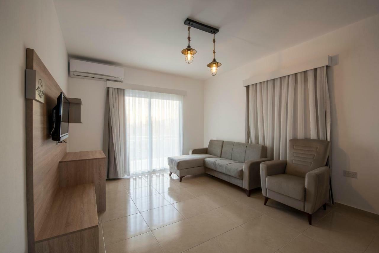 Deniz Airport Suites Lefkoşa Dış mekan fotoğraf