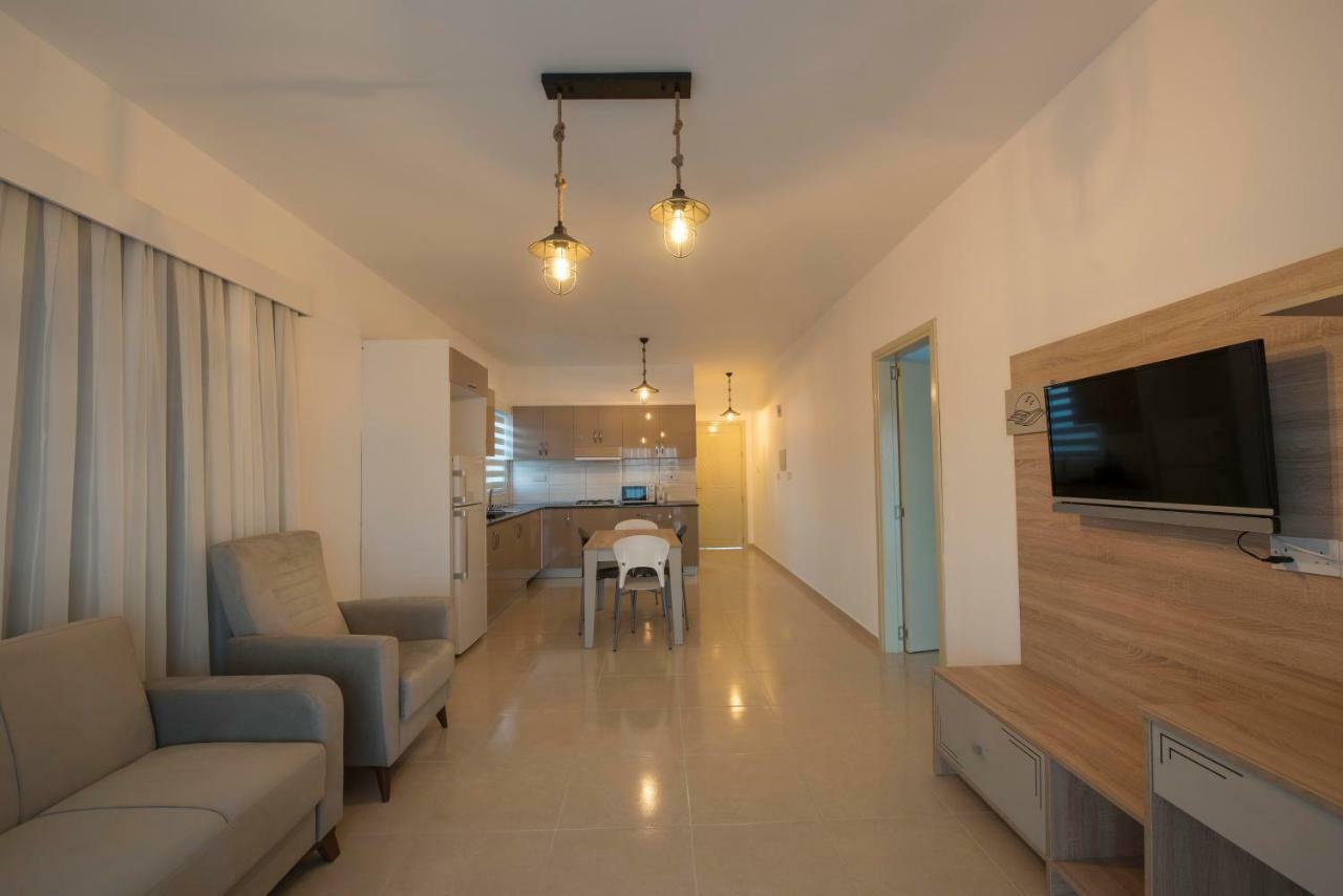 Deniz Airport Suites Lefkoşa Dış mekan fotoğraf